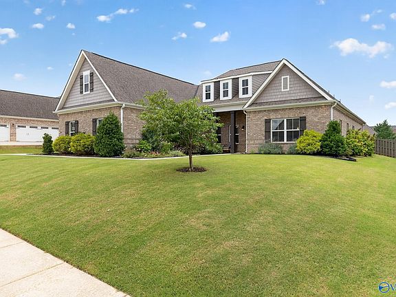 2nd image of 305 Woodwind Dr SW