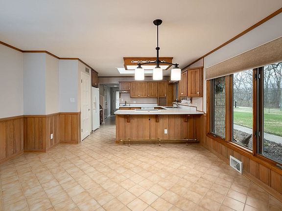 4th image of 1538 S Hadley Rd