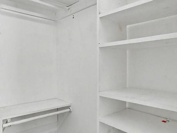 5th image of 219 Hibiscus Ct