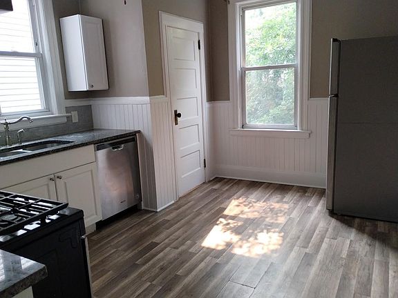5th image of 202 Amherst St #1