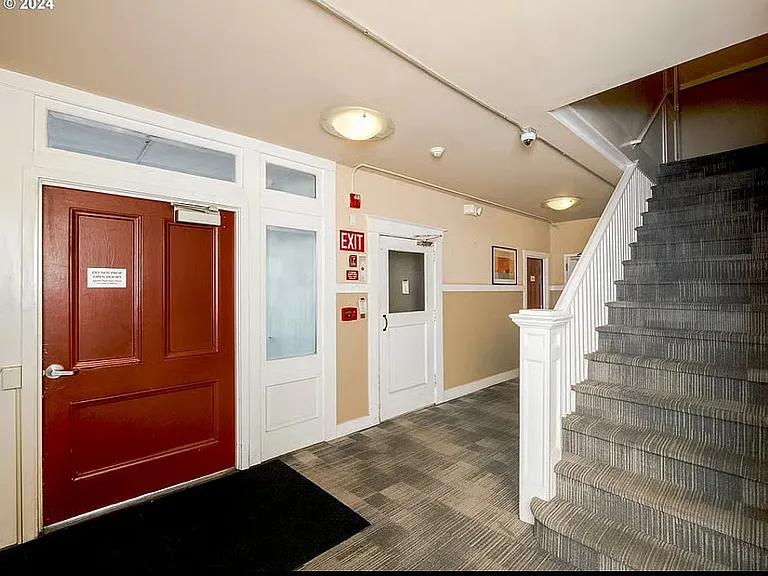 1104 SW Columbia St #302 — Photo 9