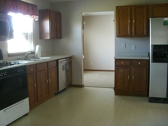 5th image of 7292 Thomas Dr