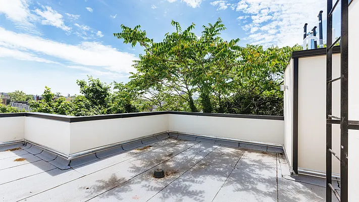 Rented by RBM Management | media 21