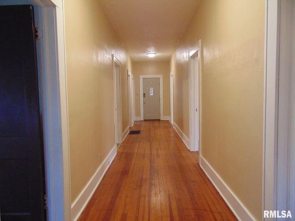 3rd image of 818 Illinois Ave