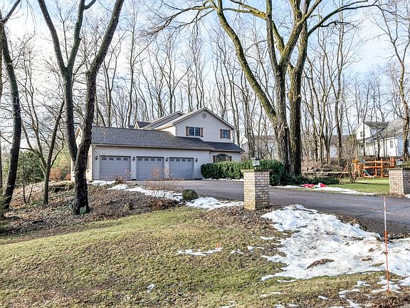 3rd image of E11051 W Wynsong Ln