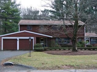 10 Meadow Ln, Milton, MA 02186