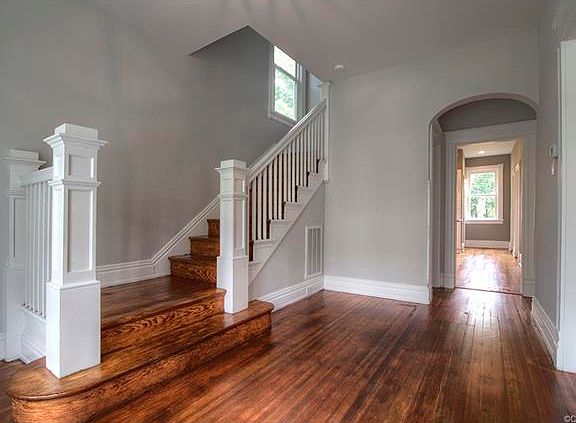 3rd image of 103 W Norwood Ave
