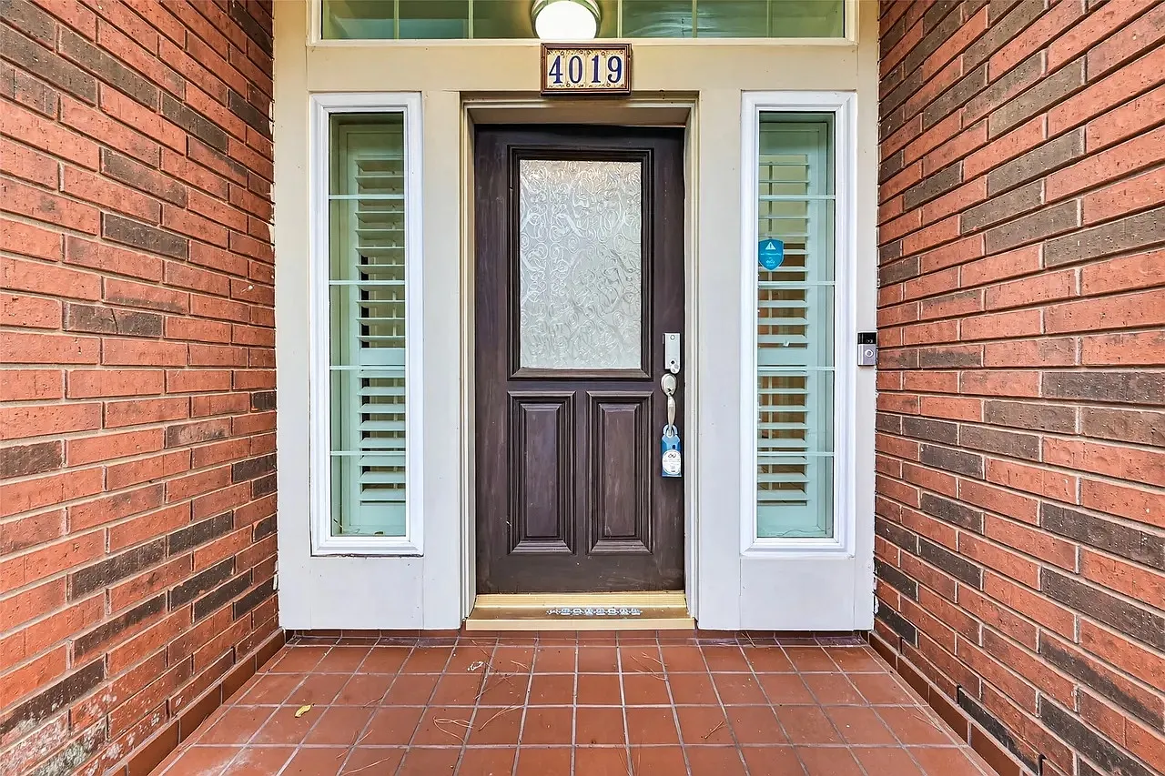 5 bed, 3.5 bath, 3622 sqft, $3,600 — Photo 3