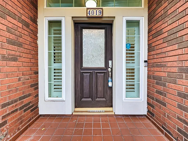 4019 Saint Michaels Ct — Photo 3