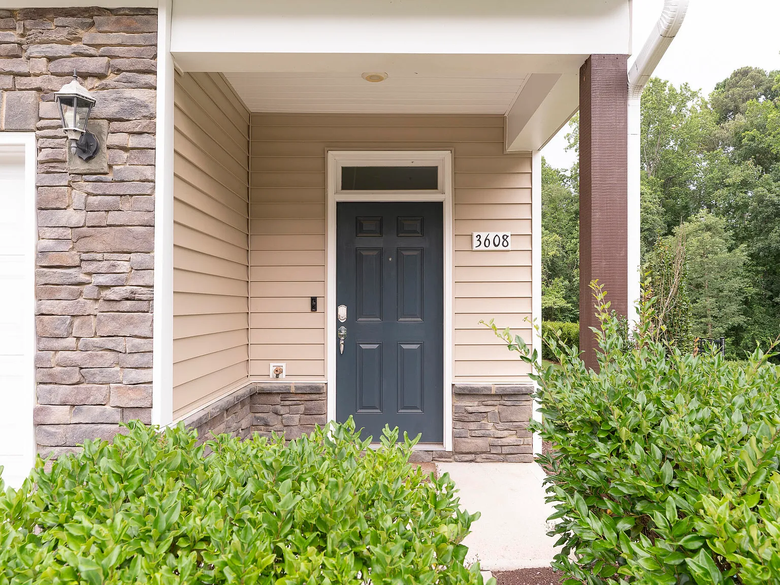 3 bed, 2.5 bath, 1734 sqft, $1,850 — Photo 4