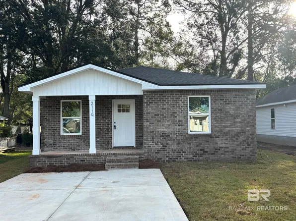 2119 S Magnolia St, Loxley, AL 36551