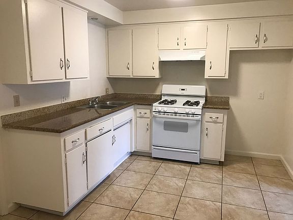 4th image of 3600 N Chester Ave #5-A