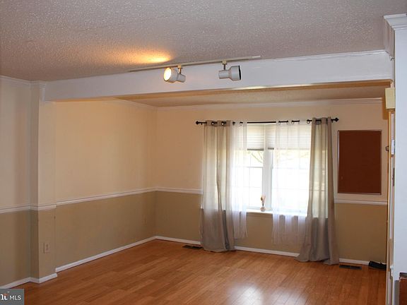 2nd image of 6827 Heatherway Ct
