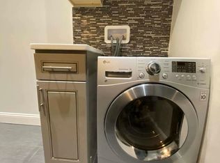 28-01 35th St #6, Astoria, NY 11103