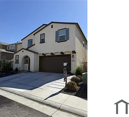 4 bed, 2400 sqft, $3,950 — Photo 3