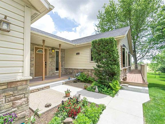 5th image of 9748 Sylvan Dr