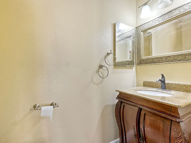 447 S Lincoln Ave — Photo 16