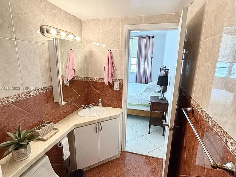 905 Brickell Bay Dr #1824 — Photo 17