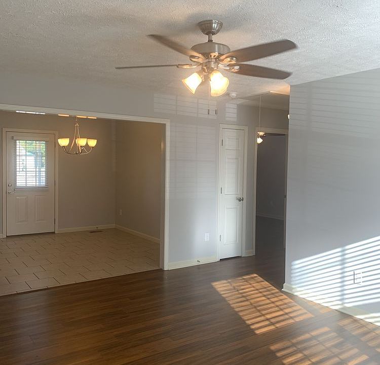 700 Woodrow St Manchester TN Zillow