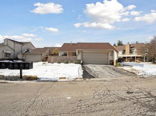 29345 E Chanticleer Dr, Southfield, MI 48034