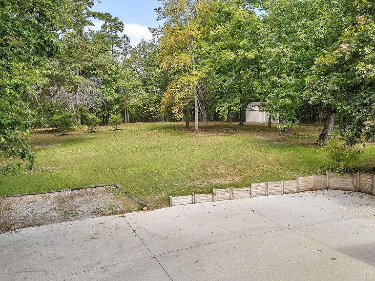 8693 Arbutus Dr — Photo 36