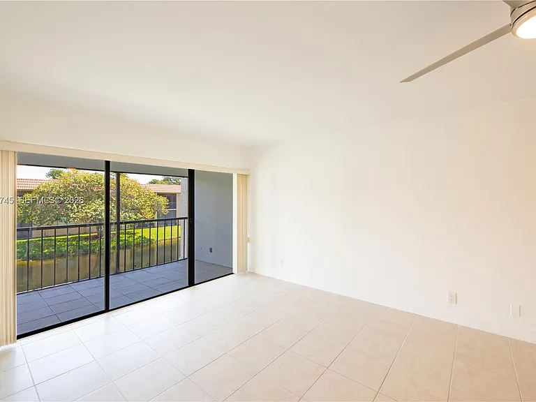 200 Lakeview Dr #211 — Photo 12