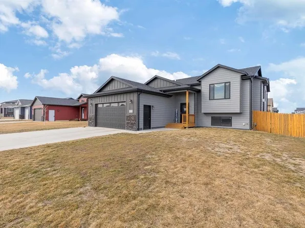 532 Mace Dr, Box Elder, SD 57719