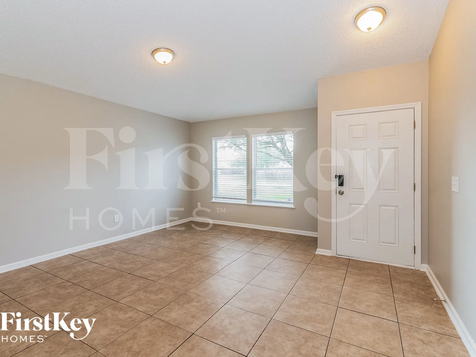 3 bed, 2.0 bath, 1895 sqft, $2,175 — Photo 2