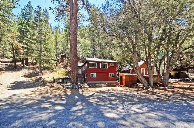 Stunning modern cabin with adjacent lot!