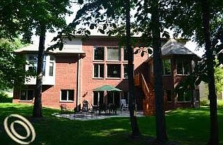 3rd image of 2001 Saint Andrews Dr