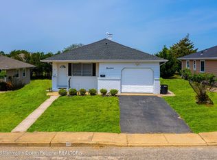 19 Saint David Dr, Toms River, NJ