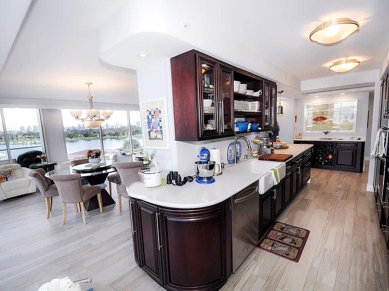 1820 Avenida Del Mundo #609 — Photo 11