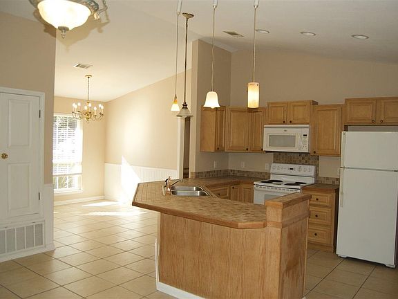 4th image of 6072 Judy Dr