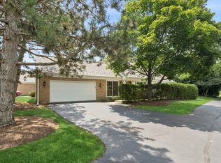 1427 Shire Cir, Palatine, IL 60067
