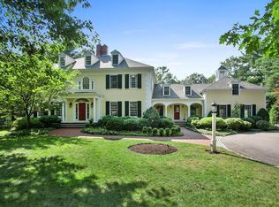5 Charles River Ct, Wellesley, MA 02482