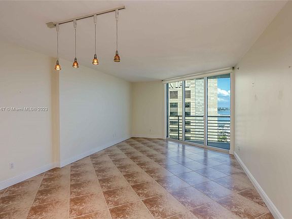 4th image of 335 Biscayne Blvd #3510