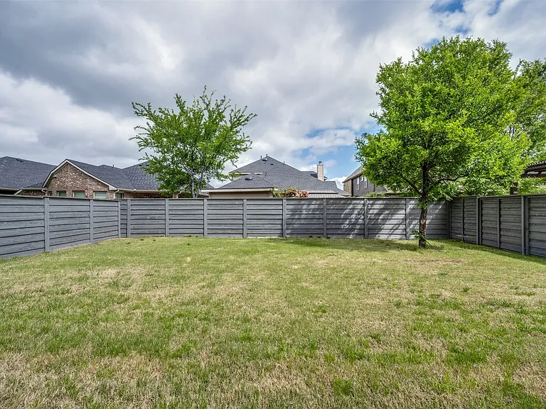 851 Forest St — Photo 24