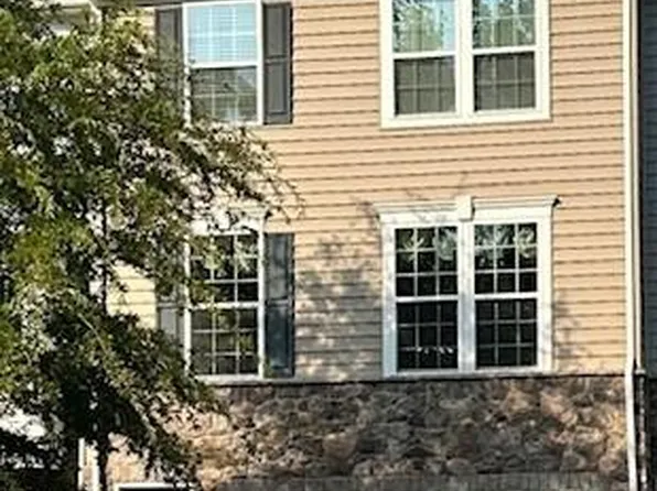 218 W General Grey Ct, Newark, DE 19702