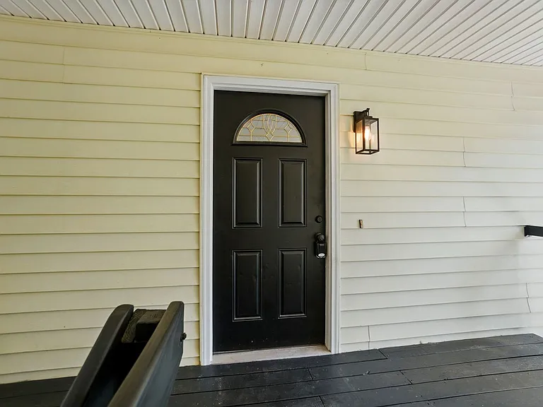2413 Hoffman St — Photo 5