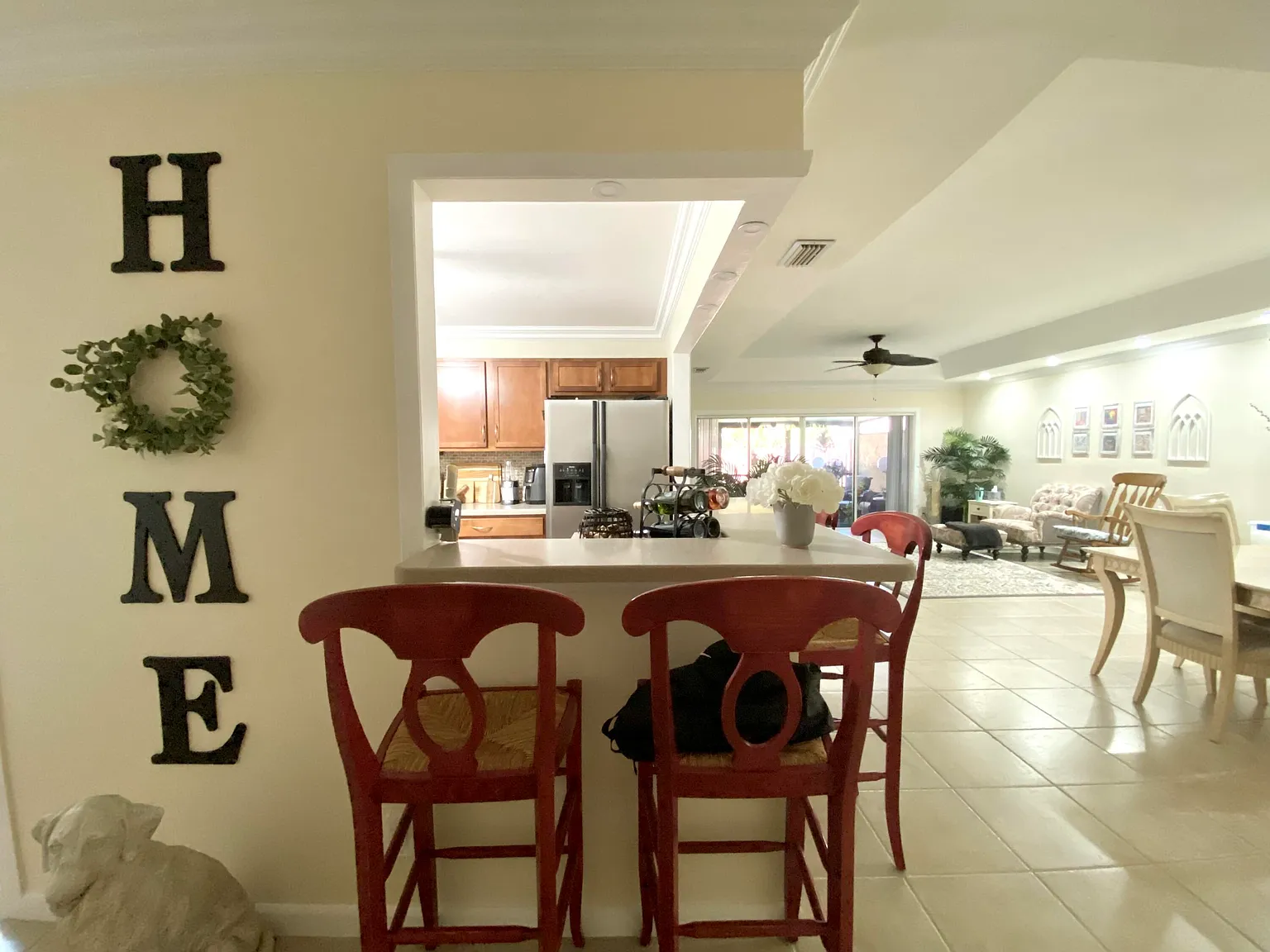 3 bed, 2.0 bath, 1593 sqft, $3,700 — Photo 3