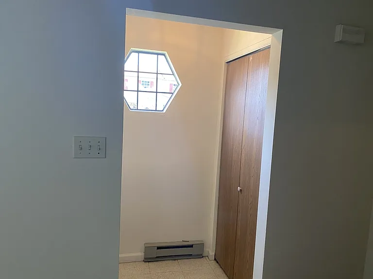 212 Magnolia Dr — Photo 2
