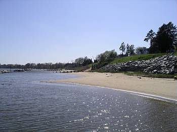 4th image of 49 Bay Dr
