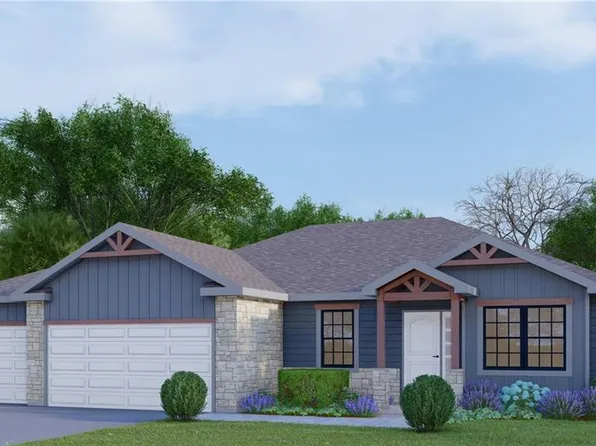 2521 SW Mitchell St, Oak Grove, MO 64075