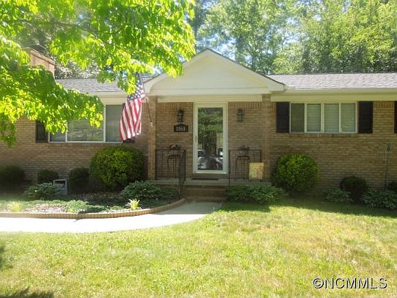 2nd image of 1068 Maplewood Ct