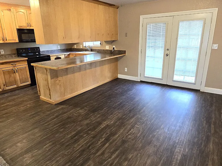 300 W Redwood St — Photo 6