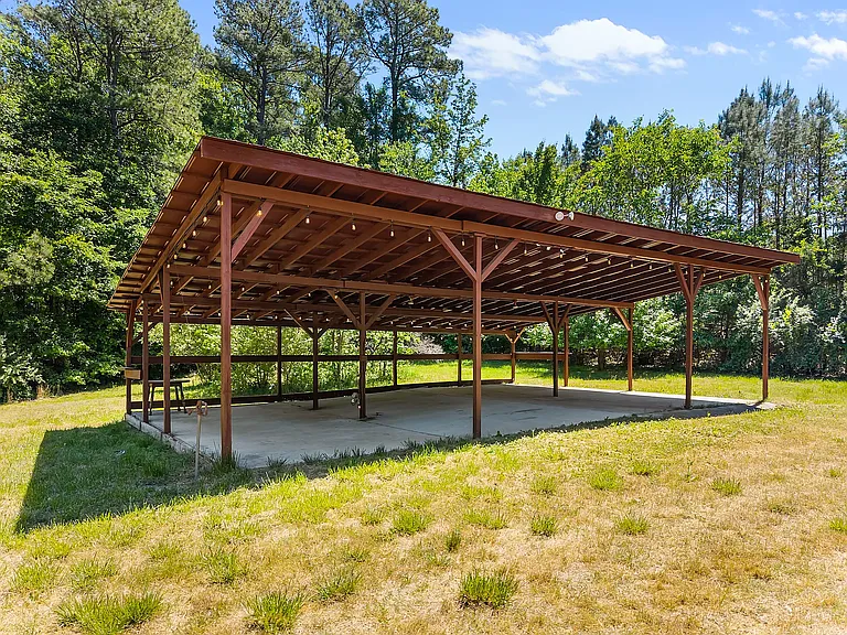 290 Thomas Cash Rd — Photo 16