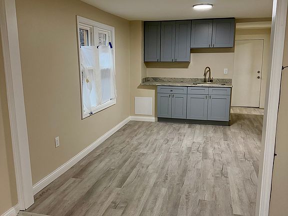 4th image of 2604 Schrage Ave #1