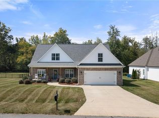 7507 Monty Dr, Kernersville, NC 27284