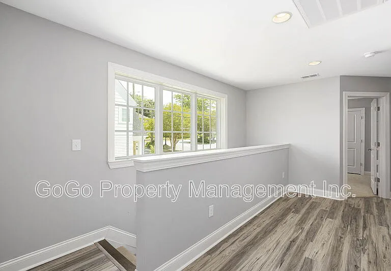 188 Silver Hill St — Photo 10