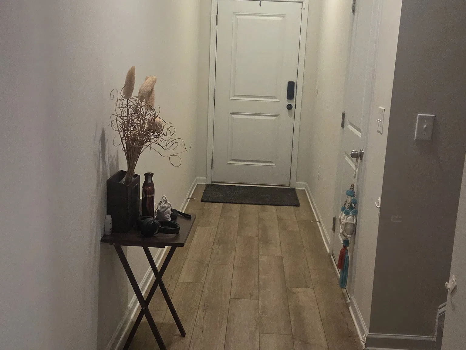 3 bed, 2.5 bath, 1593 sqft, $800 — Photo 3